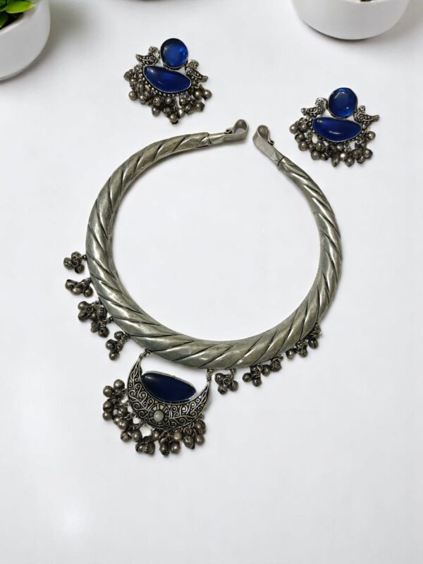 Moon Traditional Hasuli Necklace Set - Image 4