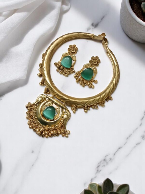 Floral Grace Heritage Hasuli Necklace Set - Image 5