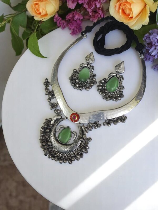 Silver Hasuli Necklace Set with Earrings - Image 7