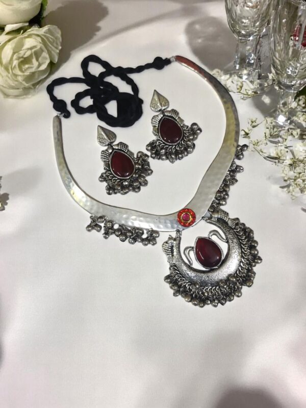 Silver Hasuli Necklace Set with Earrings - Image 5