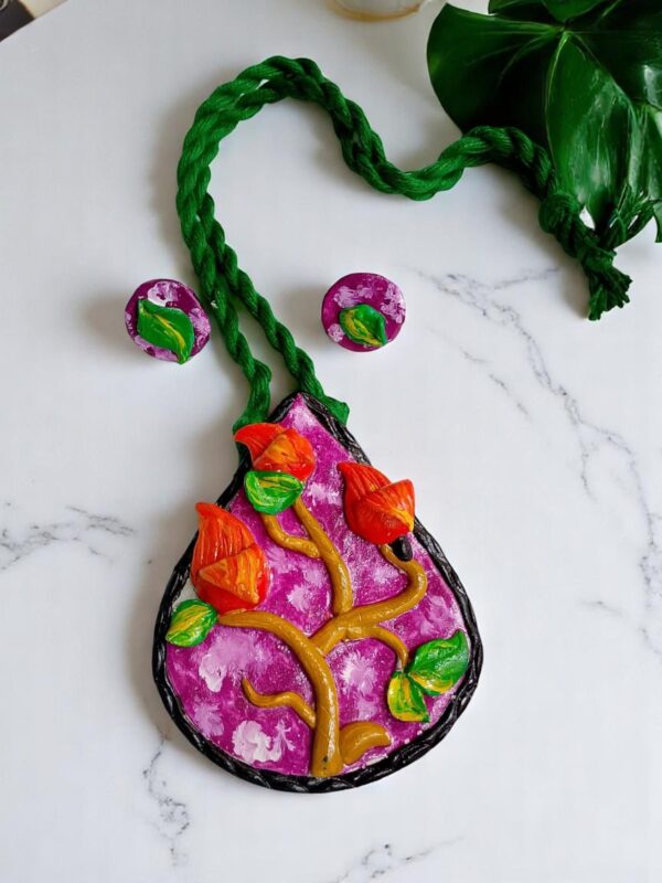 Handcrafted Clay Necklace & Earring Set – Floral Vine Charm
