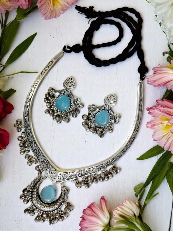 Brass Metal Hasuli Necklace Set - Image 4