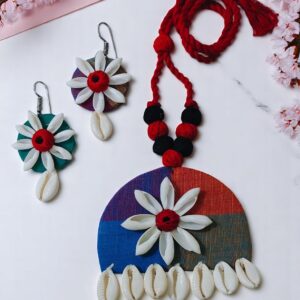 Hand-Crafted Natural Sea Shell Necklace Set