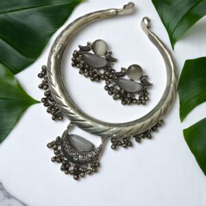 Moon Traditional Hasuli Necklace Set