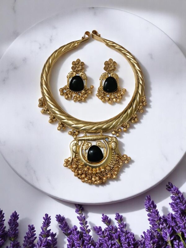 Floral Grace Heritage Hasuli Necklace Set - Image 7