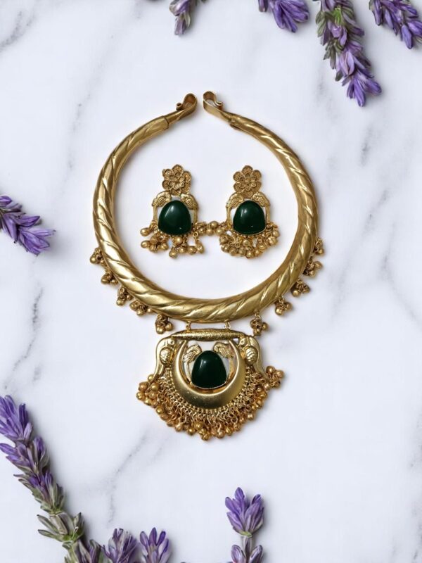 Floral Grace Heritage Hasuli Necklace Set - Image 6