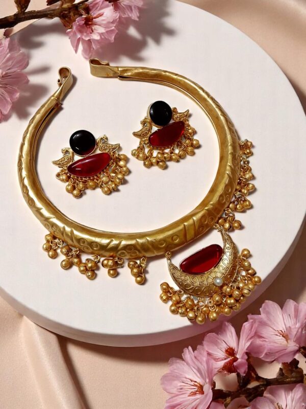 Statement Brass Hasuli Necklace Set with Earrings