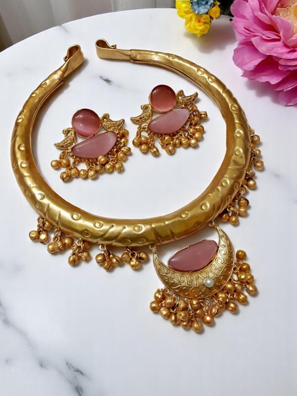 Statement Brass Hasuli Necklace Set with Earrings - Image 7