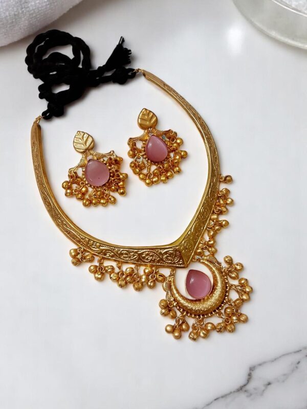 Elegant Traditional Hasuli Necklace Set with Earrings - Image 6