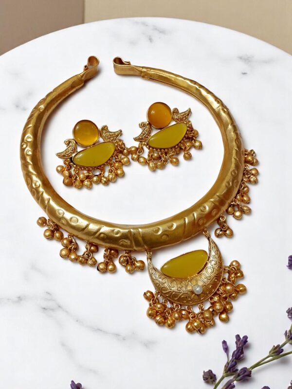 Statement Brass Hasuli Necklace Set with Earrings - Image 3