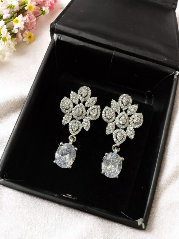 Ad Stone Premium Quality Earring Pair - Image 2
