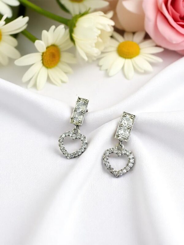 White Ad Stone Earring Pair