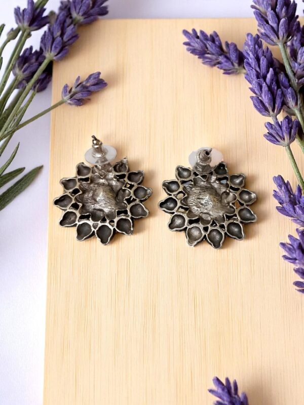 Replica Black Flower Motive Earring - Image 3