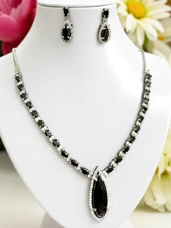 Elegant AD Necklace & Earring Set – Timeless Design