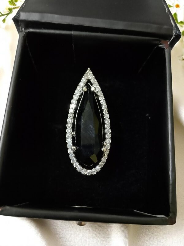 Elegant Black Teardrop AD Stone Finger Ring