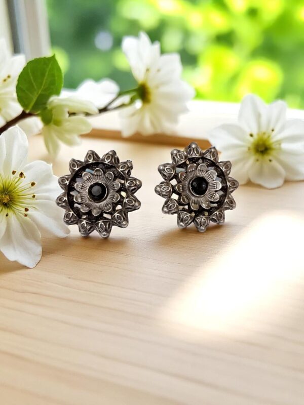 Replica Black Flower Motive Earring - Image 2