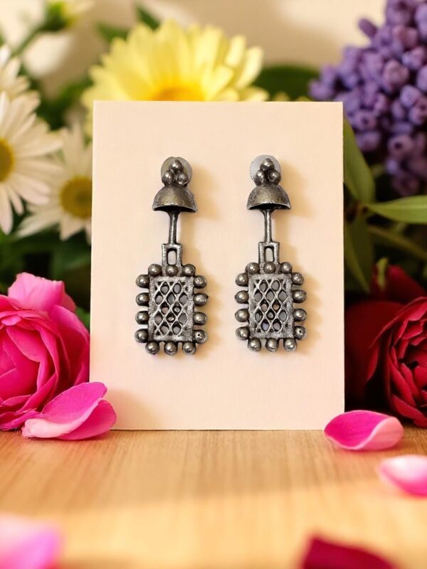 Bold Drop Style Earring