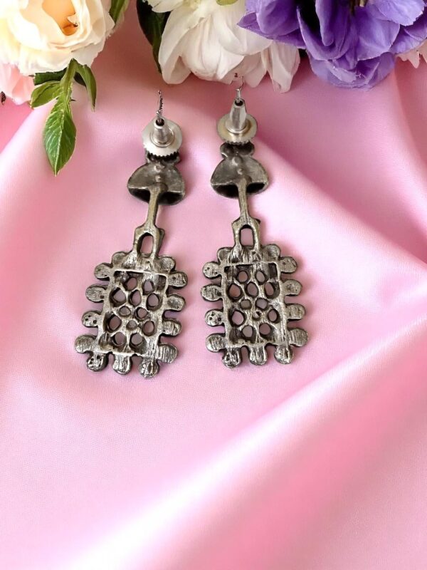 Bold Drop Style Earring - Image 2