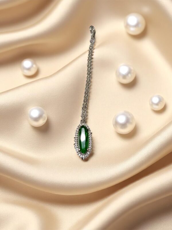 Elegant Green Maang Tikka with Stone Detailing - Image 3