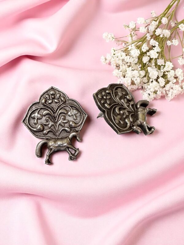 Oxidised Horse Motive Earring - Image 2