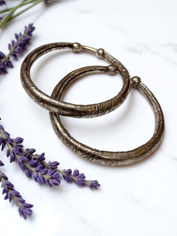 Antique Finish Flower Design German Silver Kada (Pair)