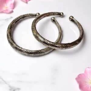 Antique Finish Round Wave Design German Silver Kada (Pair)