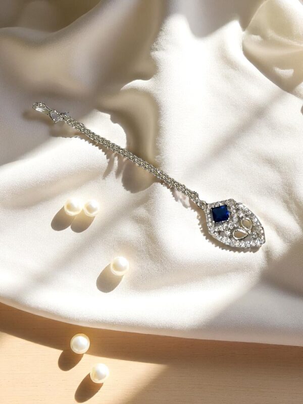 Elegant Maang Tikka with Stone Detailing - Image 3