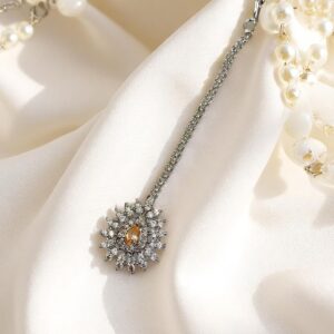 Elegant Rani Maang Tikka with Stone Detailing