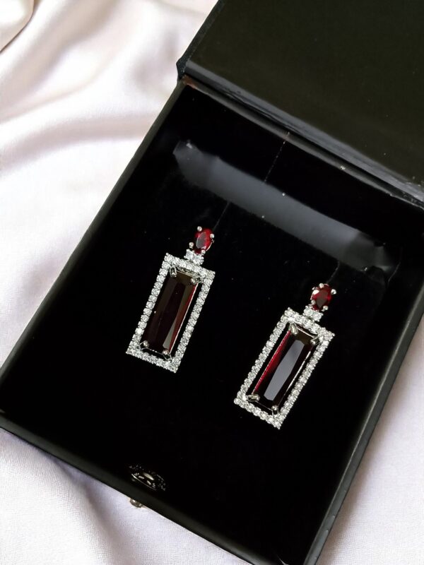 Maroon Ad Stone Premium Quality Earring Pair