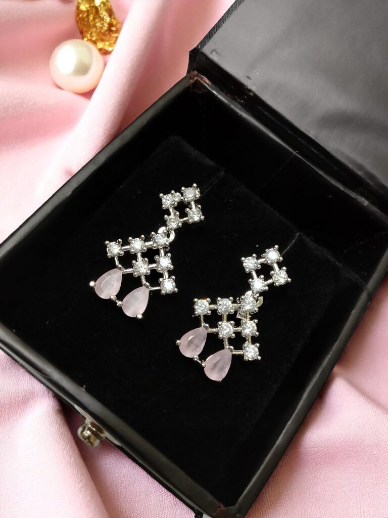 Gorgeous Pink Ad Stone Neckalec