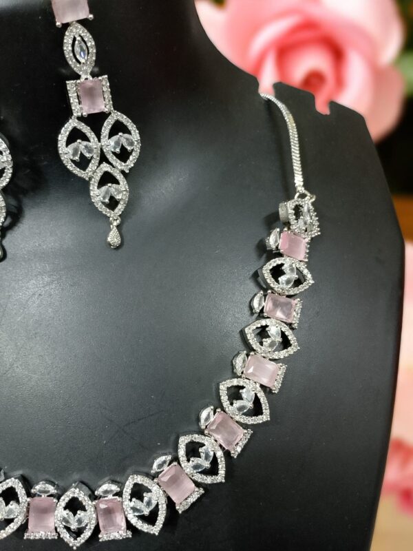 Pink ad stone necklace - Image 4