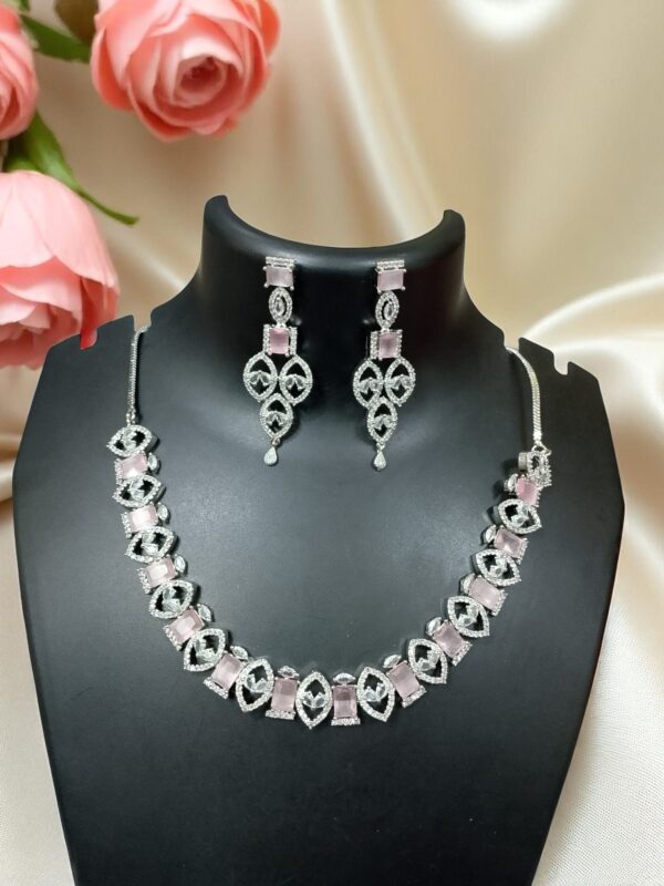 Pink ad stone necklace