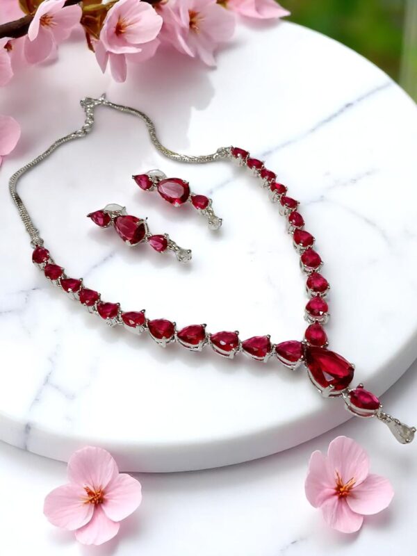 Elegant Red Stone Necklace Set - Image 3