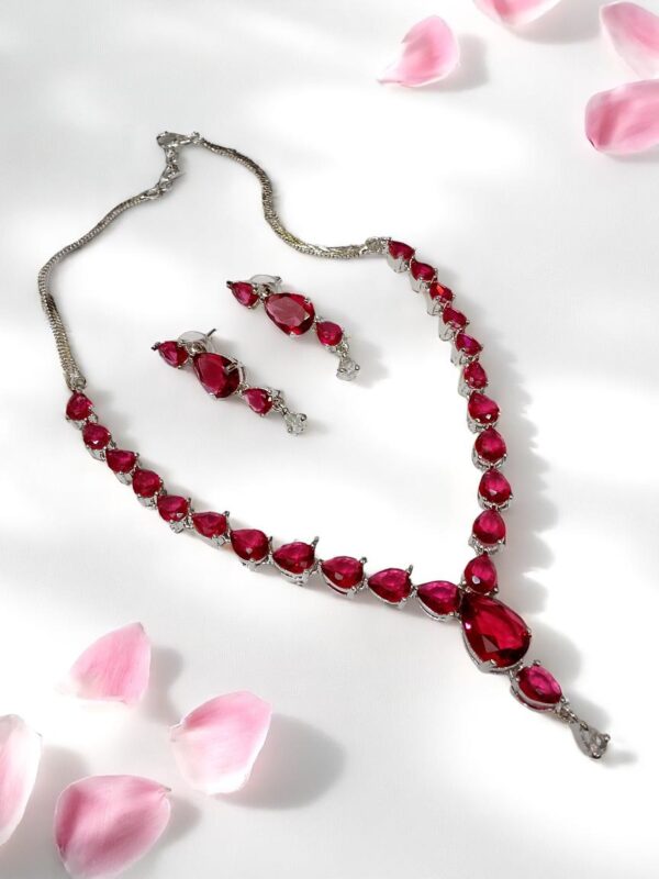 Elegant Red Stone Necklace Set - Image 2