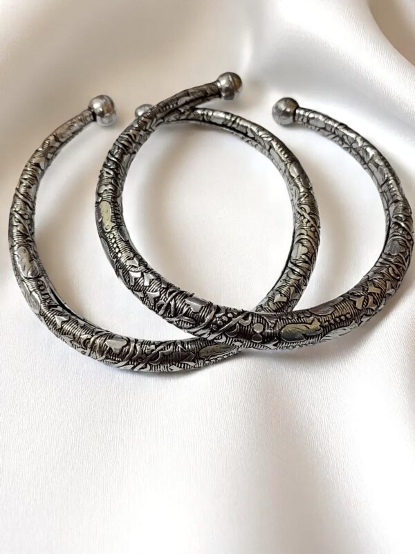 Oxidised Silver Hasuli Necklace, Bracelet, Anklet & Earring Set - Image 3