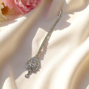 Elegant White Ad Maang Tikka with Stone Detailing