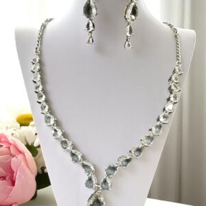 Elegant White Stone Necklace Set