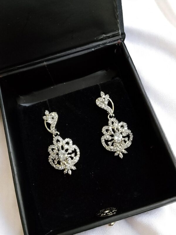 White Ad Stone Earring Pair