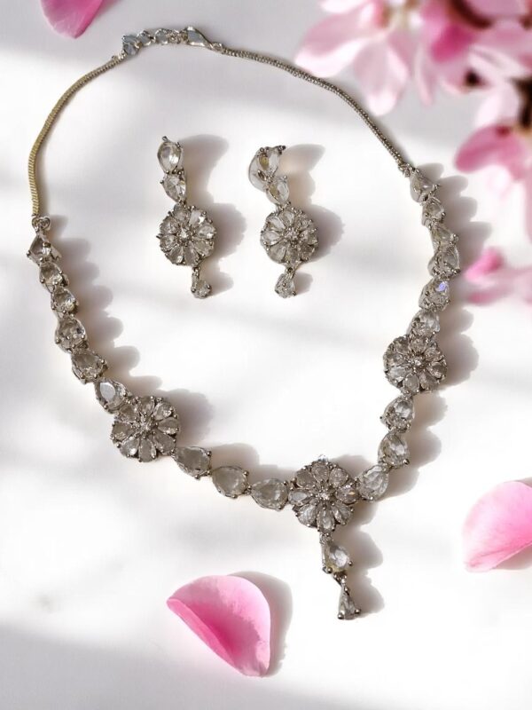 Elegant Floral American Diamond Necklace Set with Earrings - Image 3